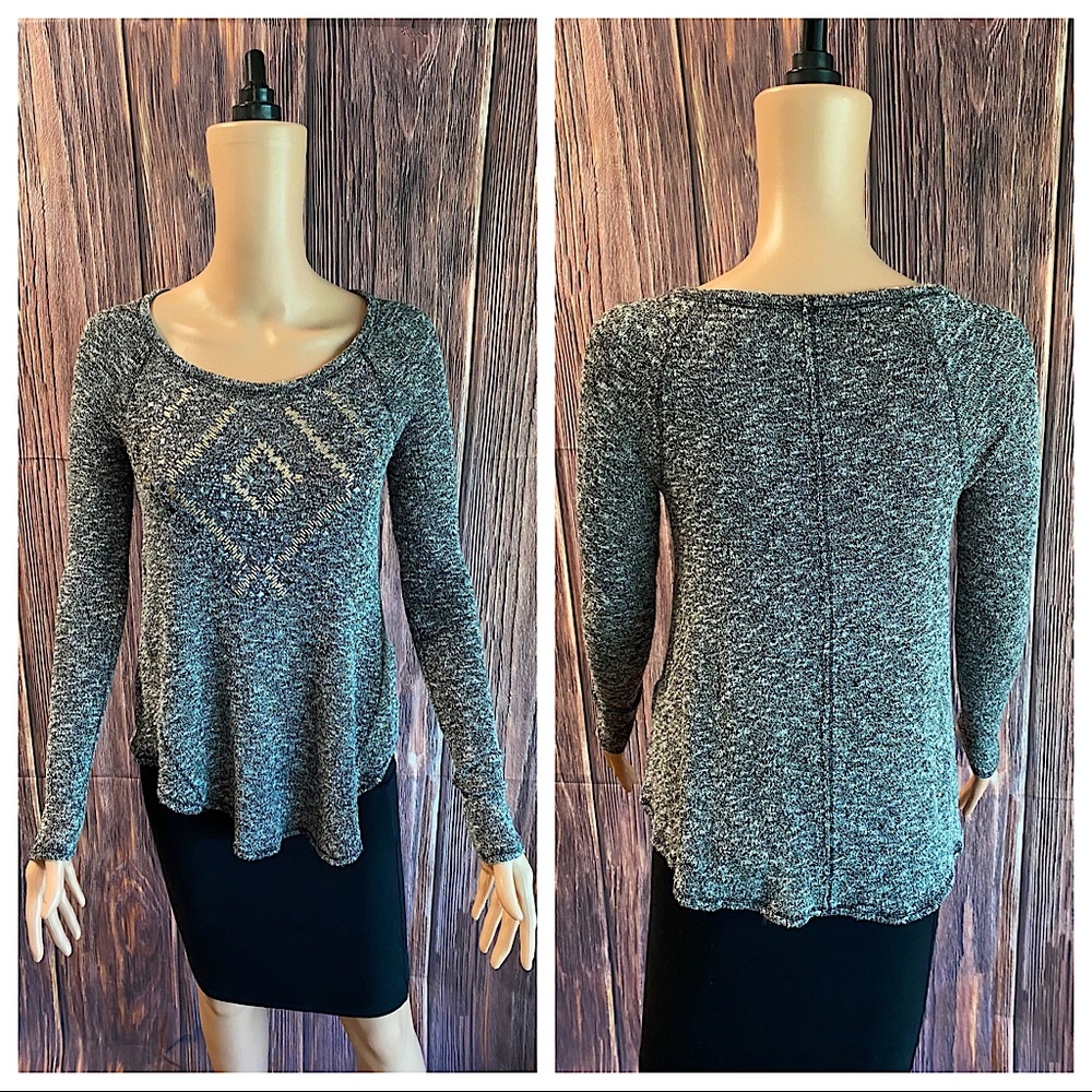 Hollister size XS gray comfy soft boho tribal print sequin long sleeve